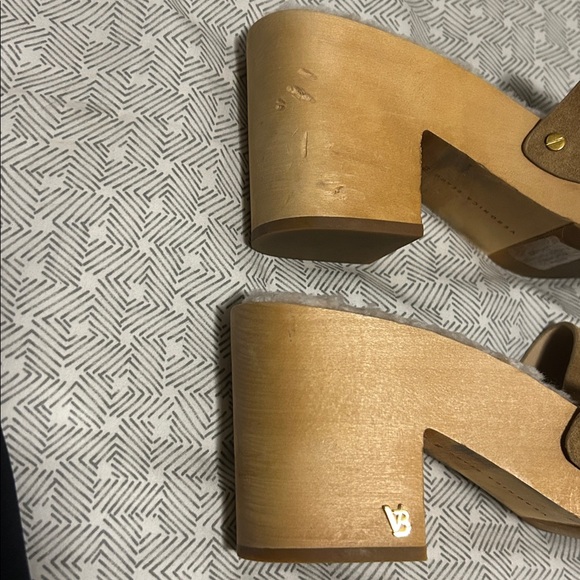 Veronica Beard Tan Suede Slide Sandals with Lamb Fur - 8 - Picture 5 of 6